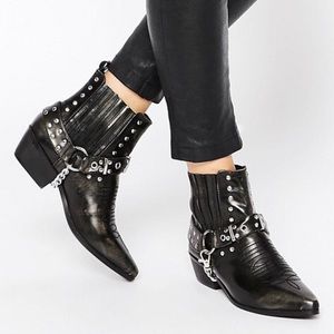 YRU Lasso Black Harness Ankle Boots